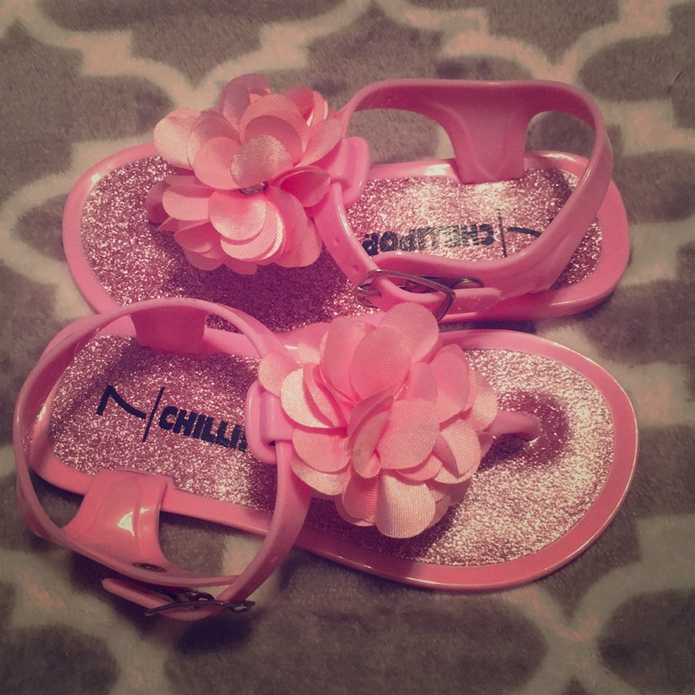 Toddler pink sandals